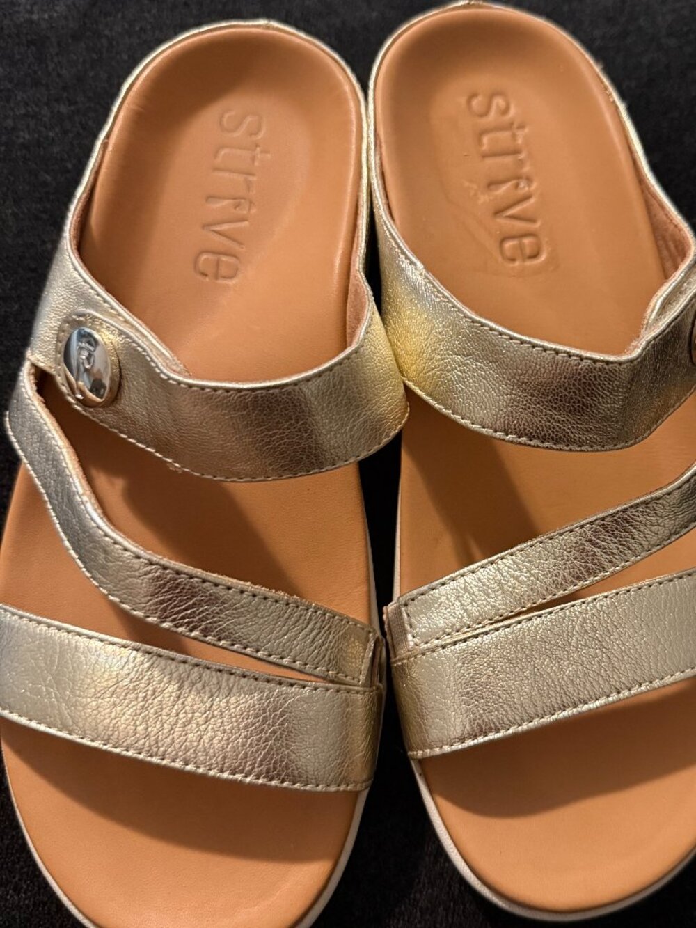 Womens Strive Maui II / Trio metallic gold sandals size 8.5/9 slides